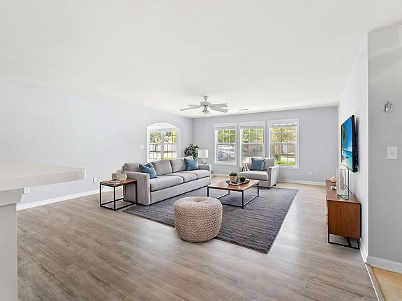 4th image of 120 Veranda Way #B