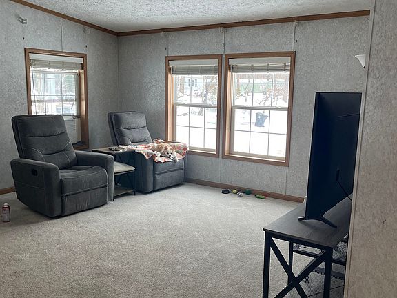 4th image of 268 Emerald Drive