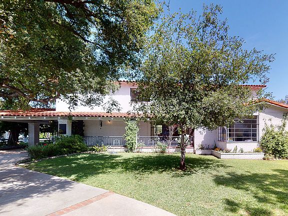 4th image of 1370 N Arroyo Blvd