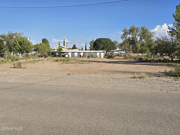 2nd image of 1442 Las Pompas Rd