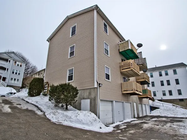172 Perry Ave APT 2B, Worcester, MA 01610