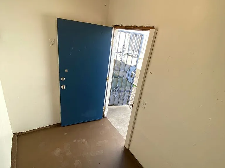 341 Lansing Cir #A — Photo 15