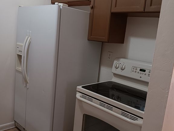 2nd image of 632 SE 13th Ave #632