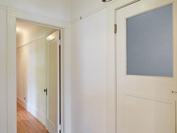 4th image of 3909 Aldrich Ave S #17