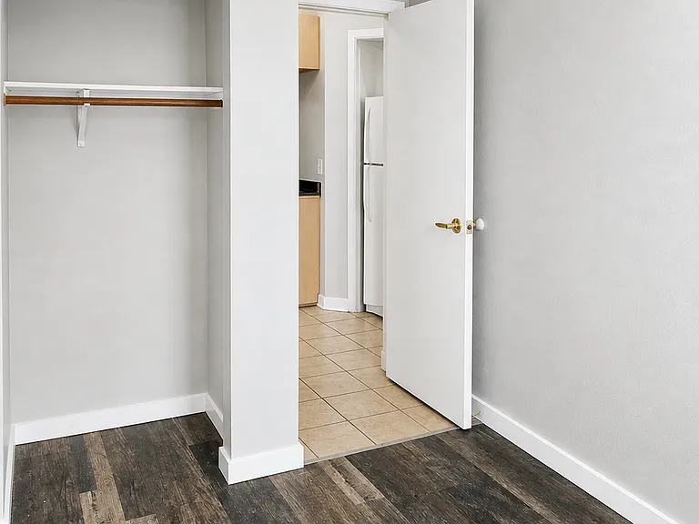 Lake Ripley Apartments — Photo 16