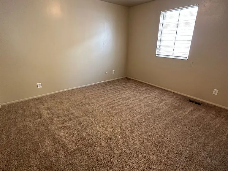 Eastridge — Photo 26