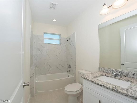 4th image of 4307 Douglas Ln