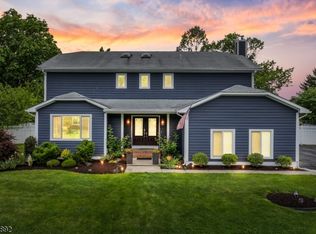 34 Snowbourn Pl, Hillsborough, NJ 08844