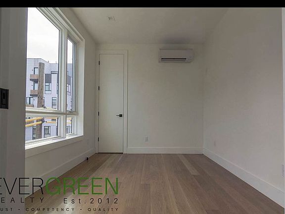 3rd image of 558 Kingston Ave #3A
