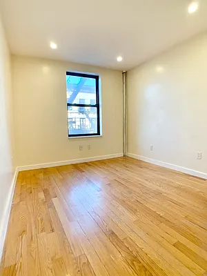 Rented by Bohemia Realty Group | media 18