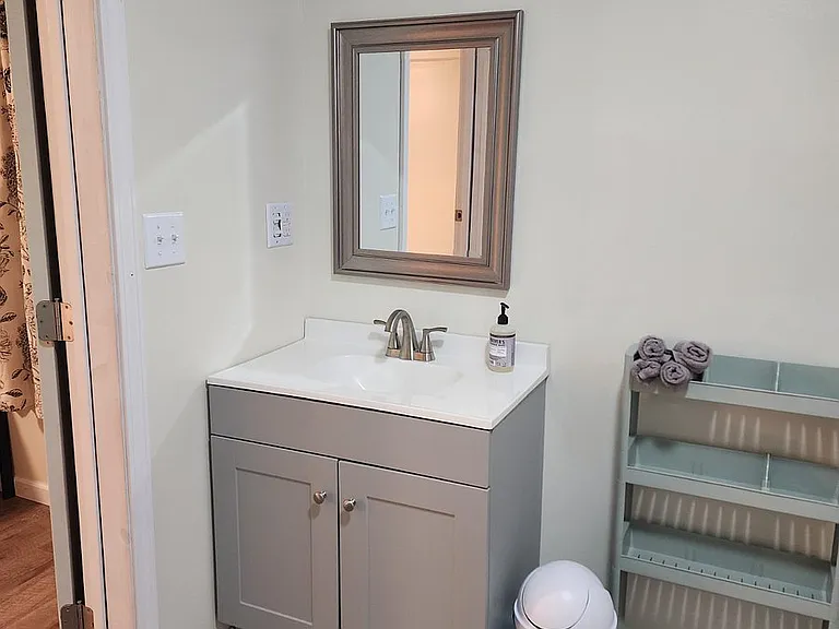 109 Curtis Ave — Photo 3