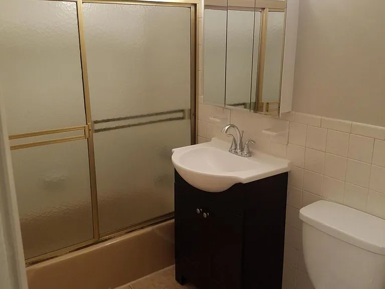 Whitney Manor — Photo 8