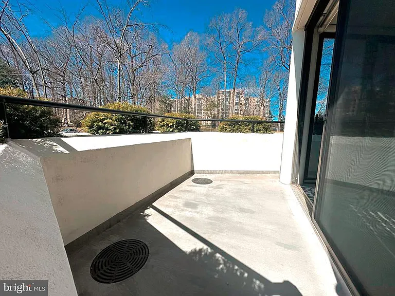 15100 Interlachen Dr #4-111 — Photo 14