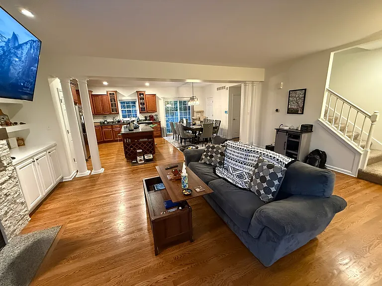 1617 Forest Ave #1 — Photo 5