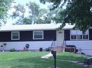 1418 Maple St, Fairbury, NE 68352
