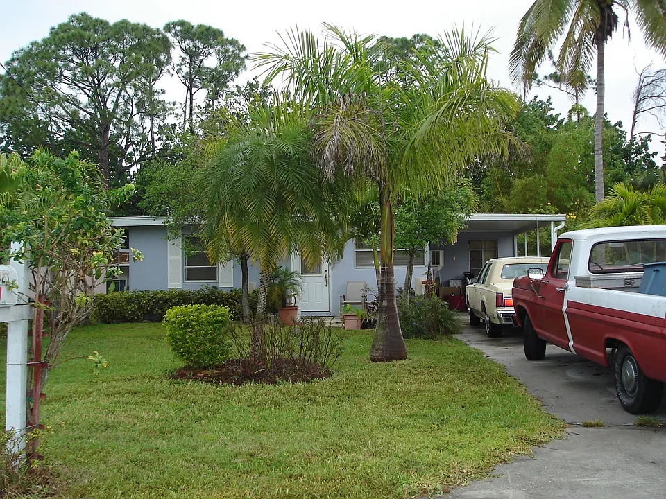 CUTE SMALL CLOSE TO BEACH