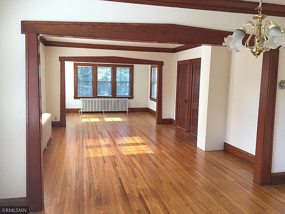 Living Room/Sun Room