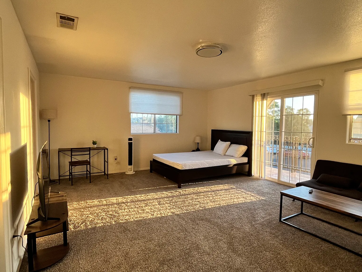Studio, 500 sqft, $1,800 — Photo 4