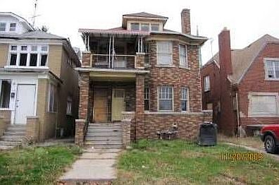 1st image of 684 W Brentwood St