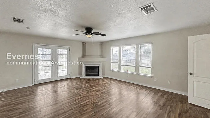Building Photo - 386 Siebert Dr