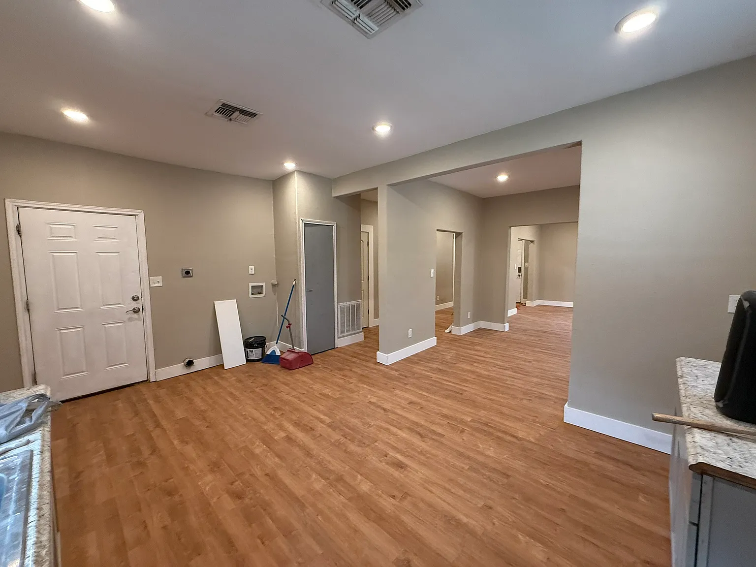 2 bed, 1089 sqft, $1,375 — Photo 3