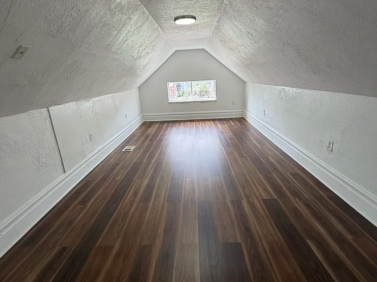1125 Amanda St #2 — Photo 9