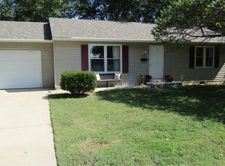 200 N Barker Ave, Bolivar, MO 65613