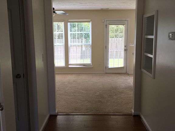2nd image of 1472 Collins Dr