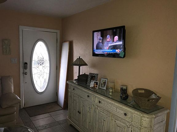 2nd image of 513 Royal Palm Dr