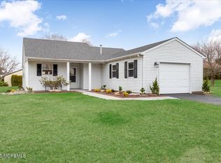 26 Bishop Ct, Marlboro, NJ 07746