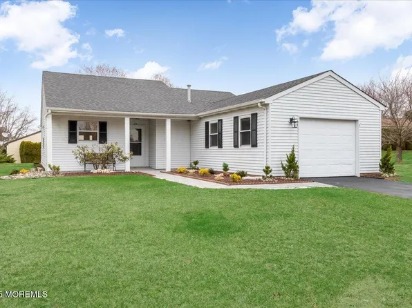 26 Bishop Court, Marlboro, NJ 07746