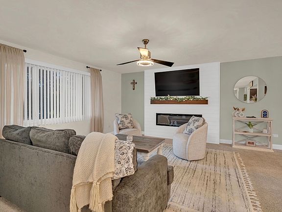 5th image of 17249 W Rob Ave