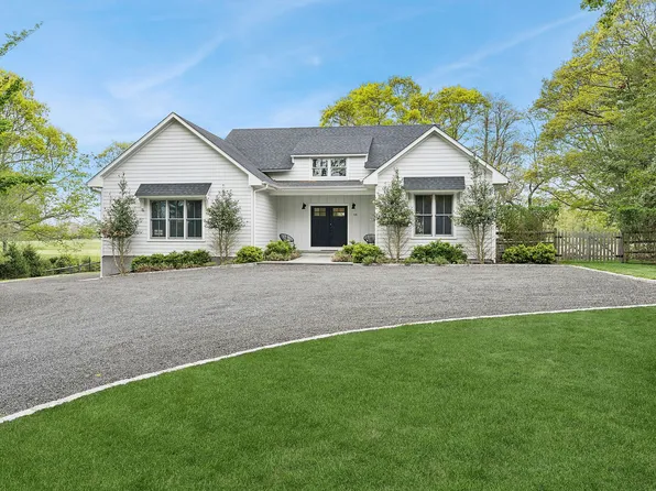 58 Country Club Dr, Shelter Island, NY 11964