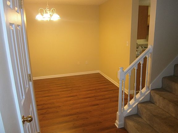 3rd image of 126 Swaying Pine Ct