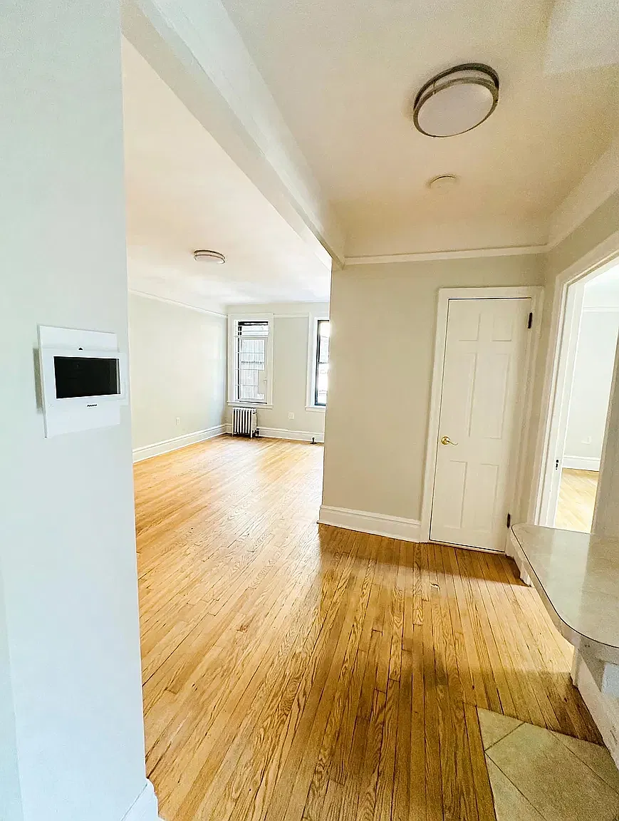 253 West 16th Street — Photo 1