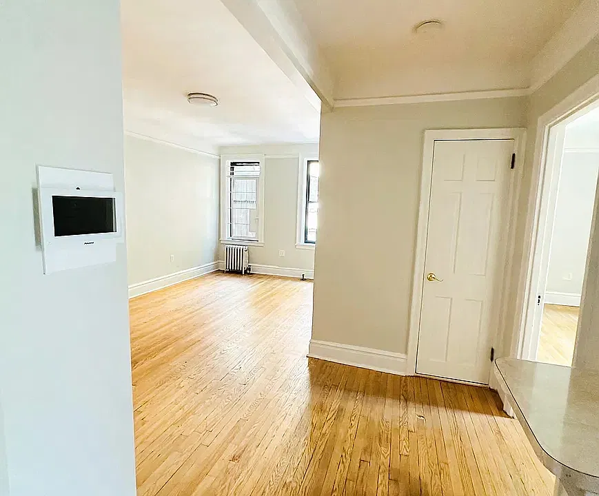 253 W 16th St #3G