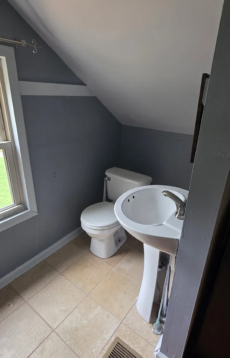 2 bed, 1.5 bath, 941 sqft, $1,350 — Photo 4