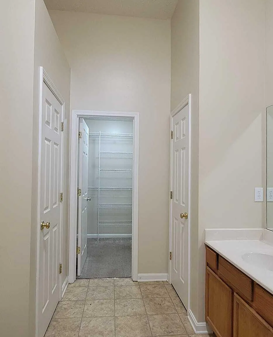3 bed, 2.0 bath, 2101 sqft, $2,550 — Photo 4