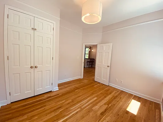 Rented by Metropolis Real Estate of Manhattan | media 11