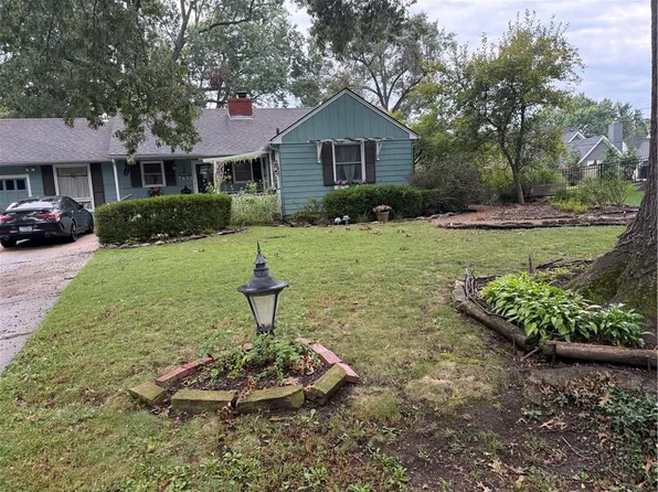 4605 W 72nd Ter, Prairie Village, KS 66208