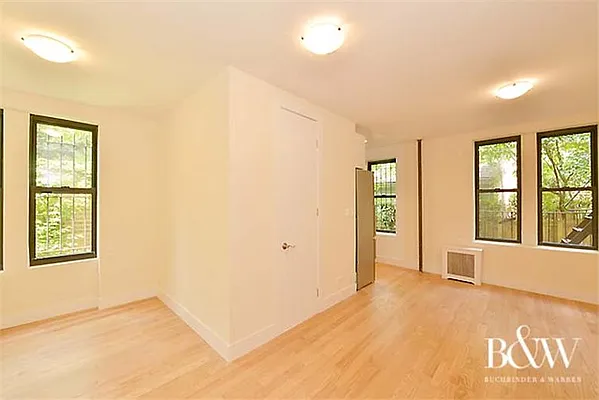 Rented by Buchbinder & Warren | media 20