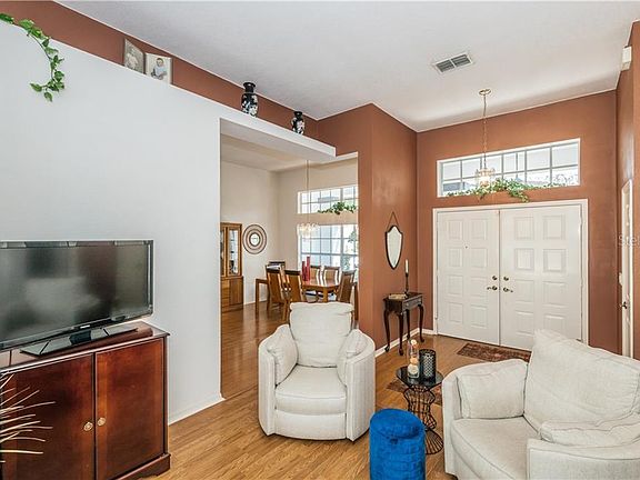 5th image of 2715 Clubhouse Dr