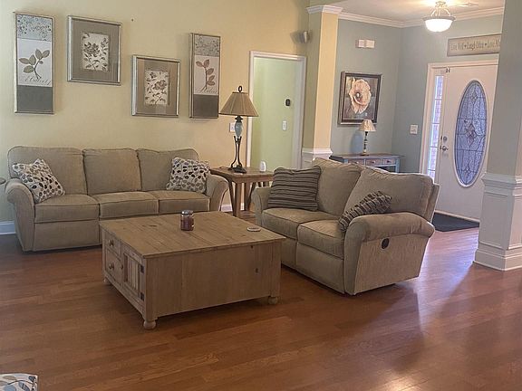 3rd image of 1412 New Holland Cir