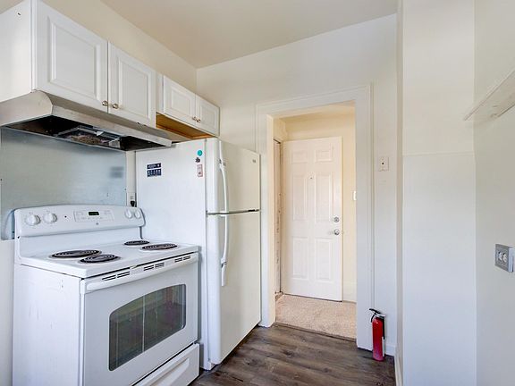 5th image of 921 E Jarvis Ave