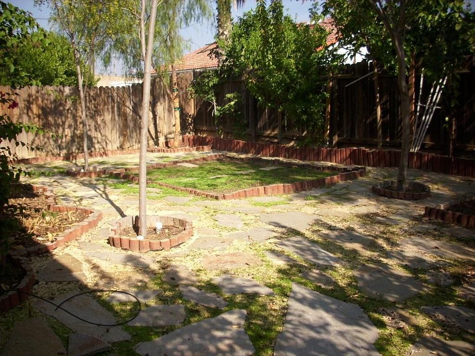 2nd image of 4068 W Brown Ave