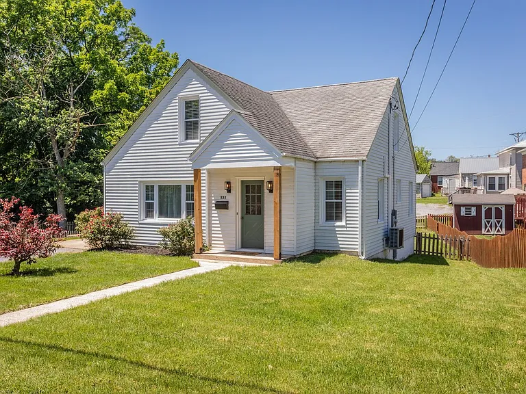 131 S Willow St — Photo 28