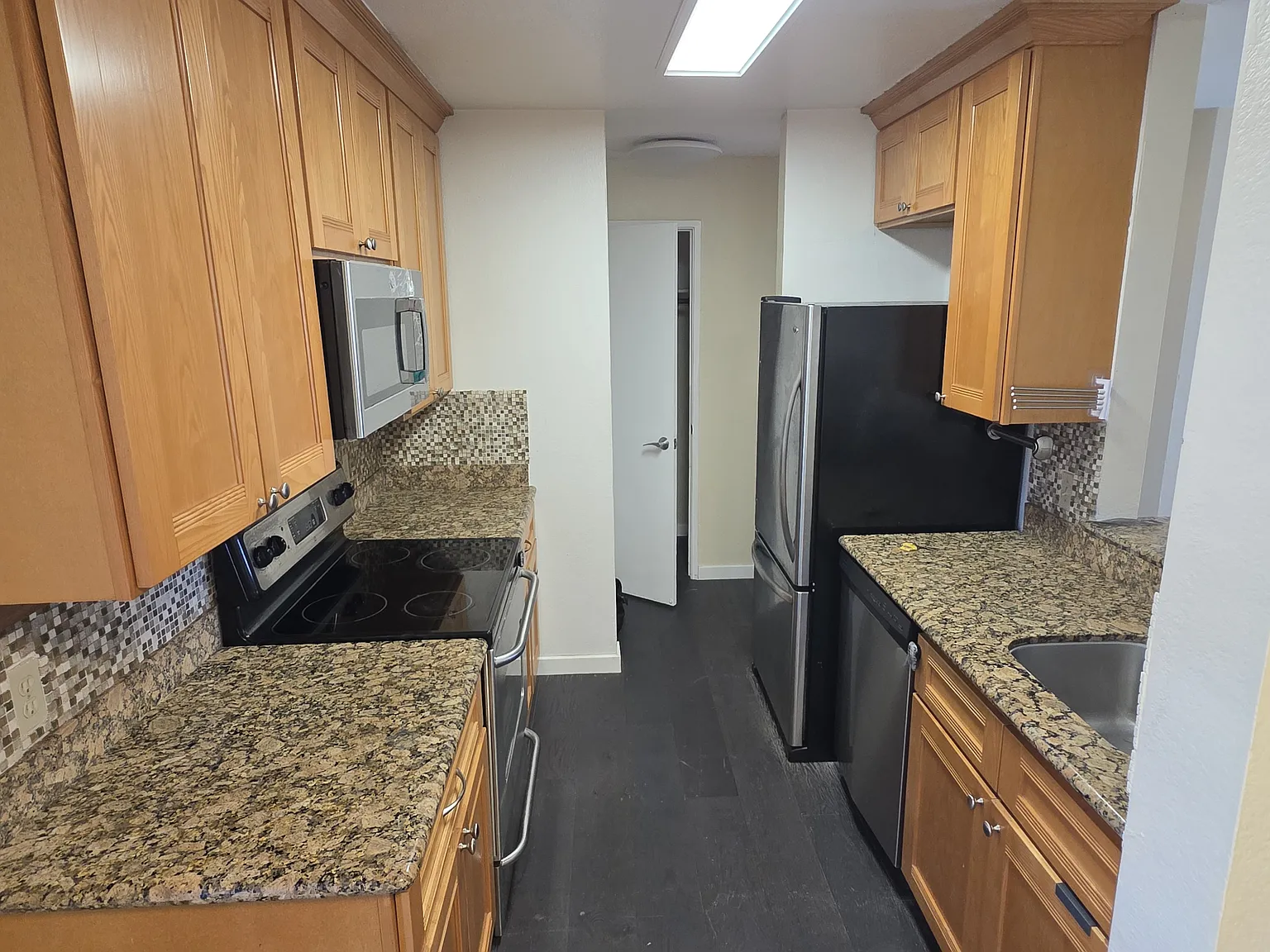 673 Royston Ln — Photo 4