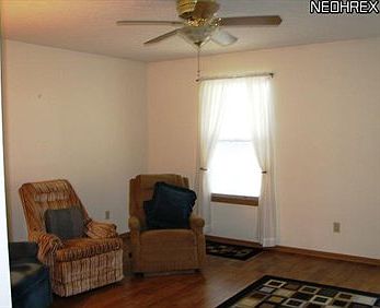 3rd image of 3443 Bellflower Dr