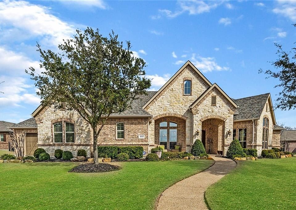 1st image of 2621 Fair Oaks Ln