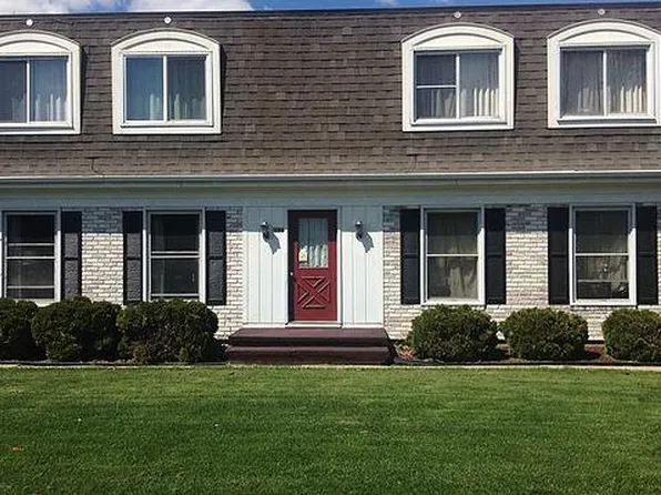 344 Stanley Ct APT D, Neenah, WI 54956